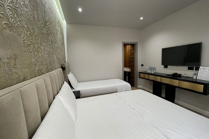 Room 34 of 121