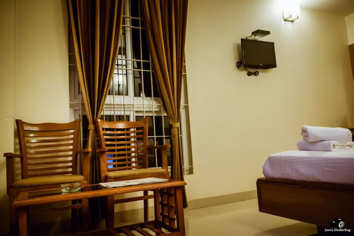Room 10 of 26