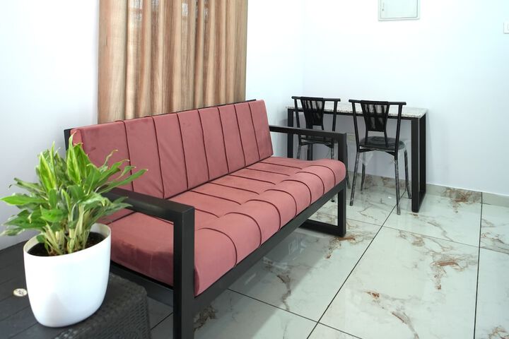 Room 8 of 9