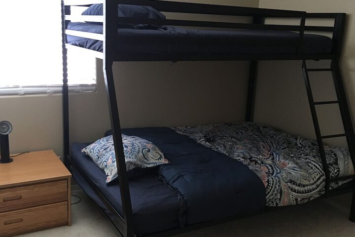 Room 9 of 30