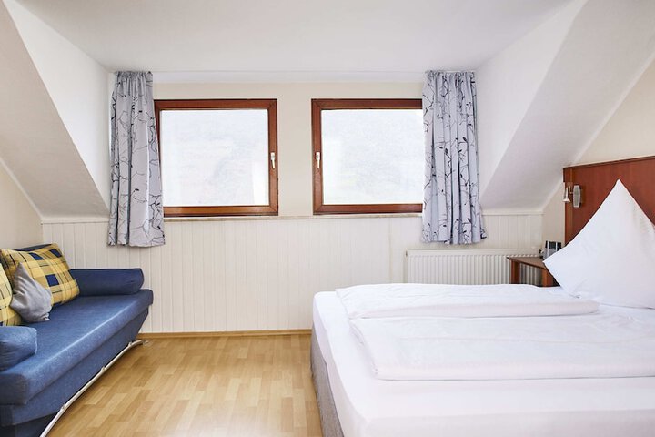 Room 29 of 76