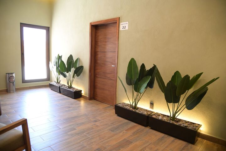 Ballroom/Hall 78 of 86