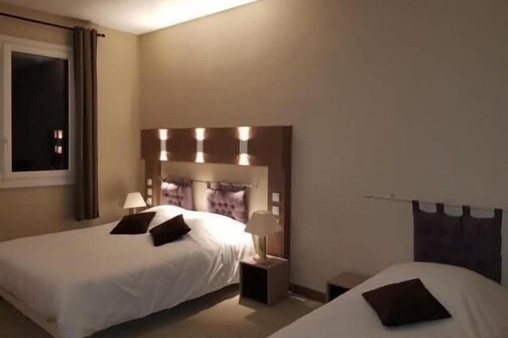 Room 6 of 51