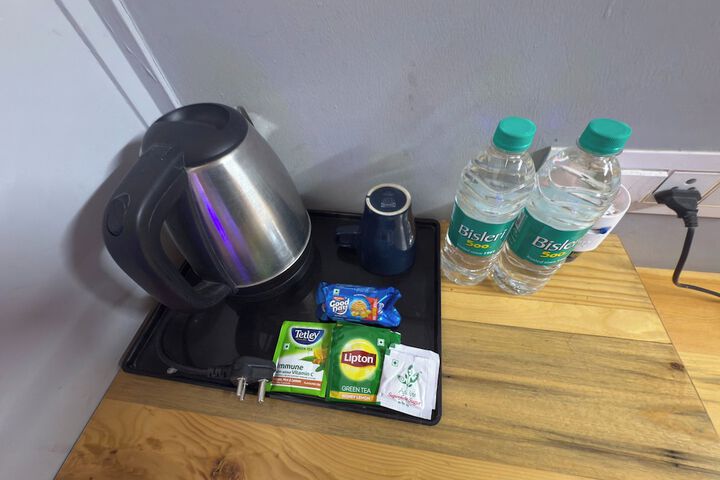 Room 4 of 8