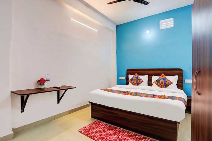 Room 28 of 35