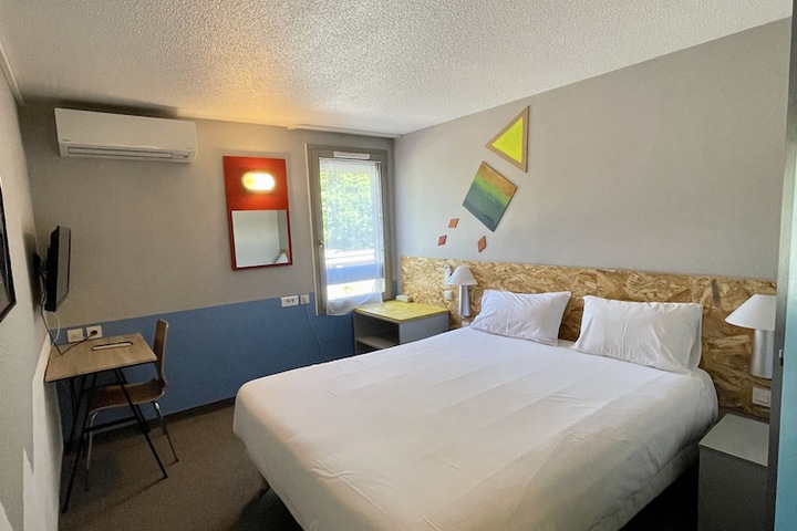 Room 35 of 73