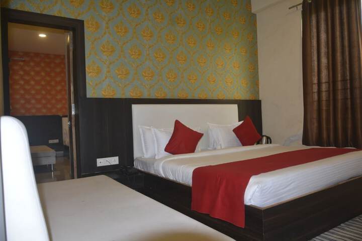 Room 6 of 20