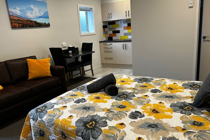 Room 14 of 66