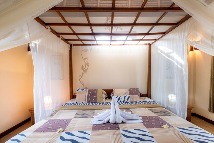 Room 4 of 74