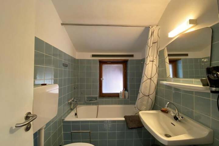 Room 7 of 14