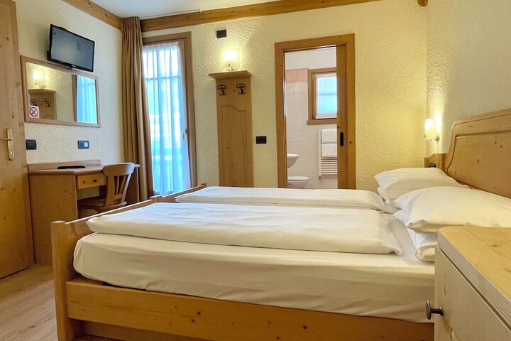 Room 5 of 44