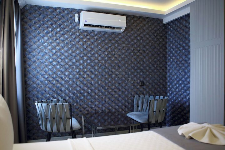 Room 26 of 104