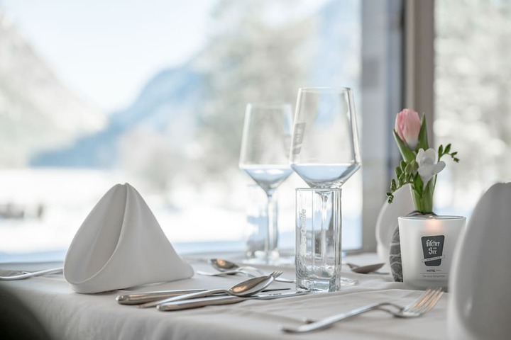 Dining 60 of 82