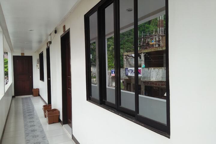 Ballroom/Hall 70 of 102