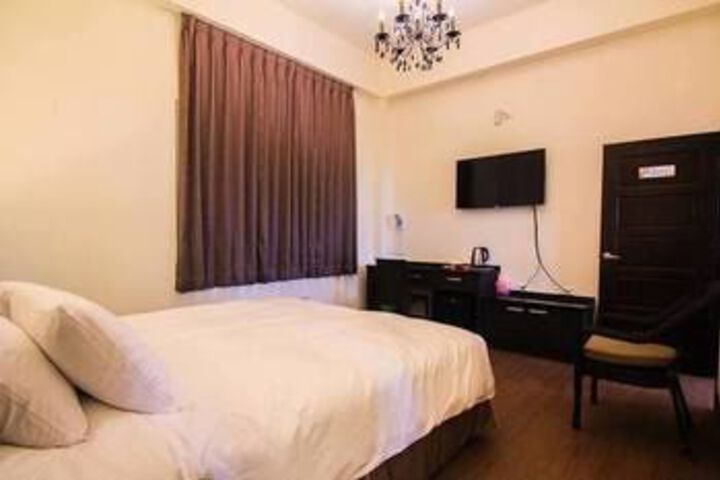 Room 18 of 26
