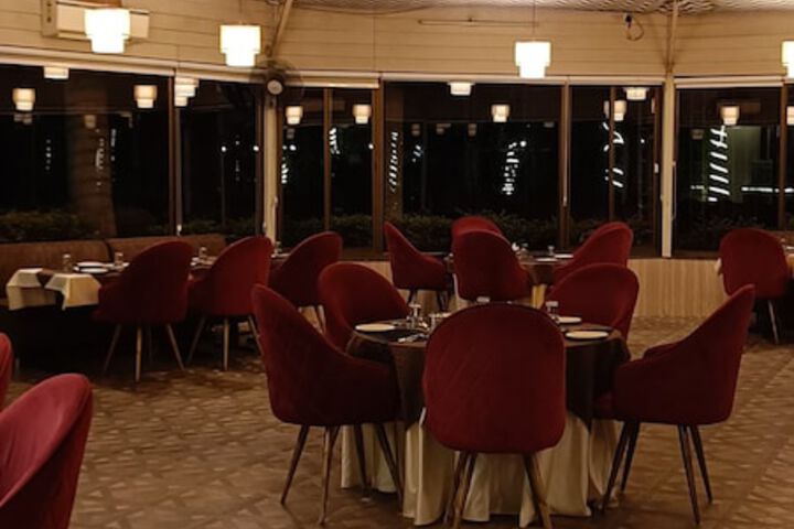 Dining 18 of 41