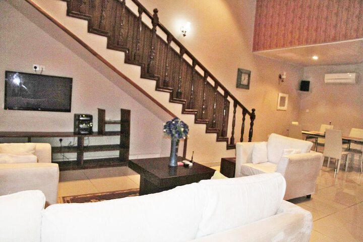 Room 15 of 42