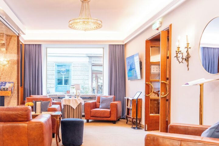 Guest Lobby