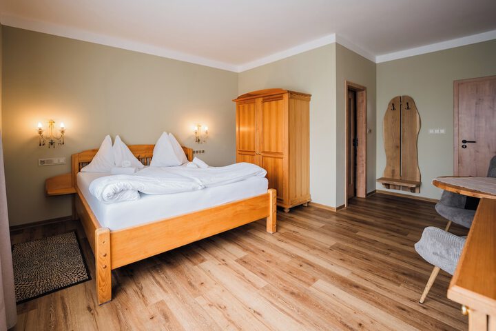 Room 4 of 31