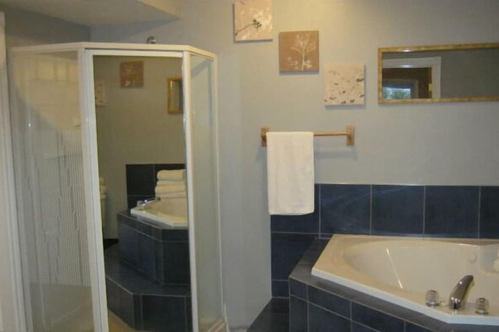 Room 3 of 20