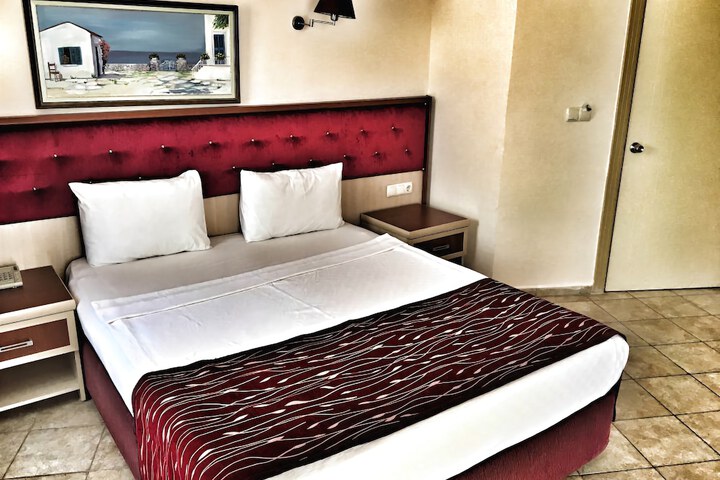 Room 5 of 27