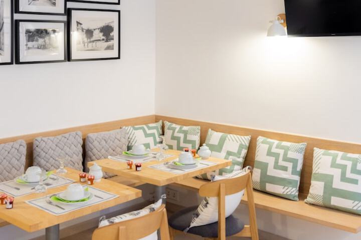 Breakfast area