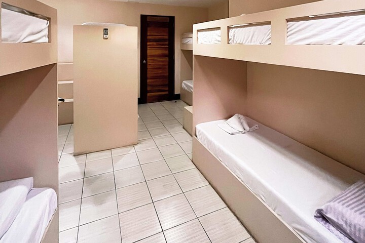 Room 27 of 90