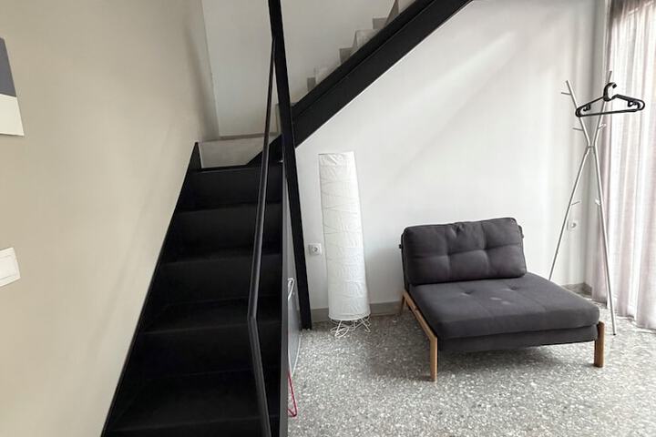 Room 51 of 86