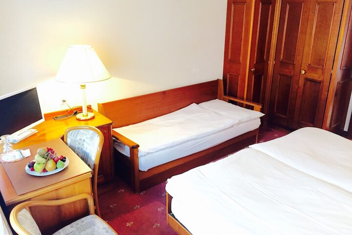Room 24 of 55
