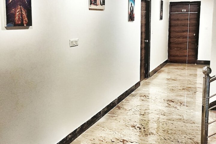 Ballroom/Hall 63 of 74
