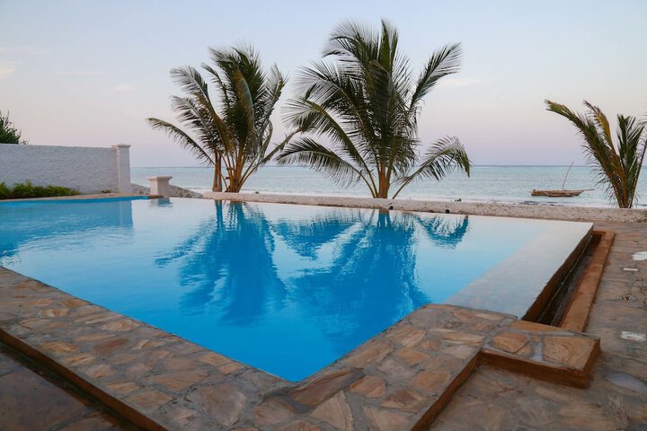 Pool 13 of 27