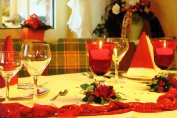 Dining 19 of 24