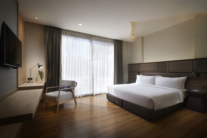 Room 4 of 42