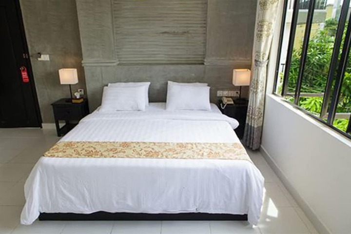 Room 7 of 24