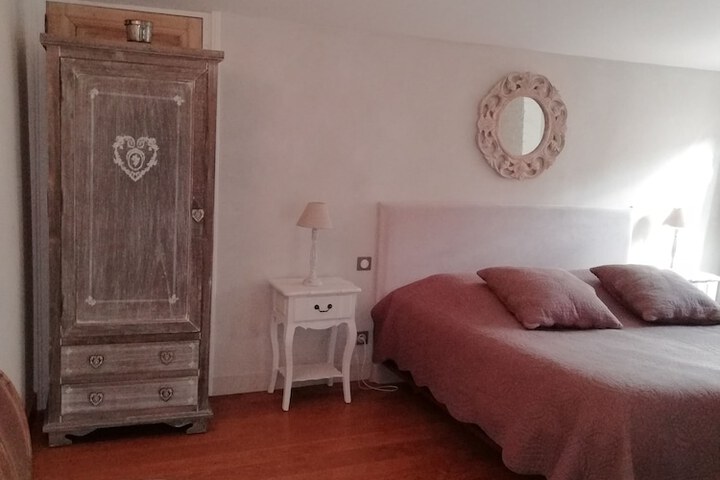 Room 3 of 49