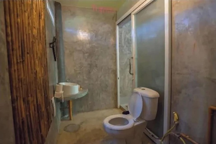 Room 50 of 100