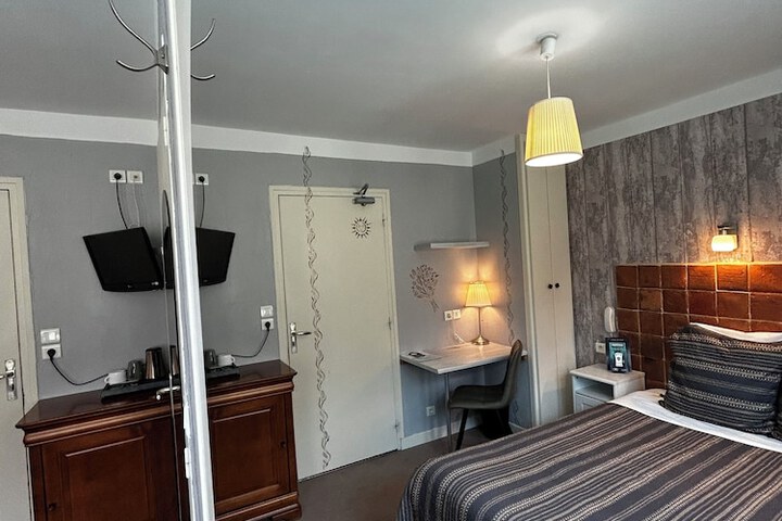 Room 25 of 51