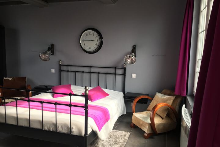 Room 3 of 80