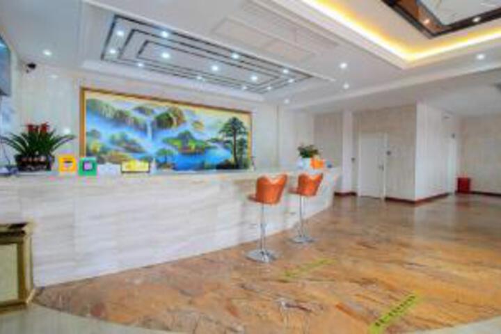 Coffee & Fashion Hotel (Jingmen Railway Station Branch)