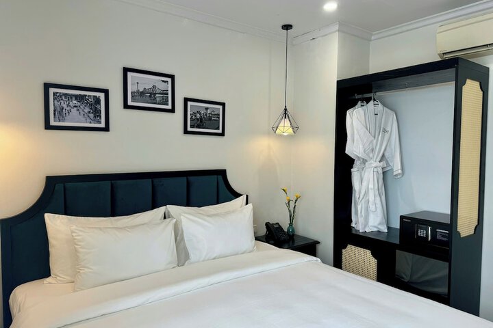 Room 4 of 27