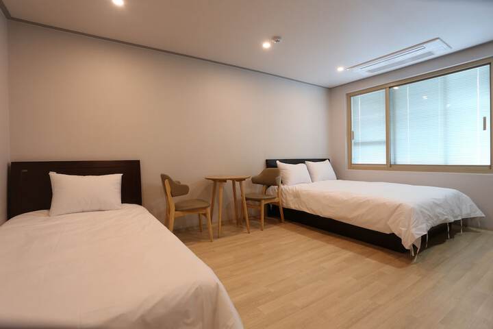 Room 15 of 35