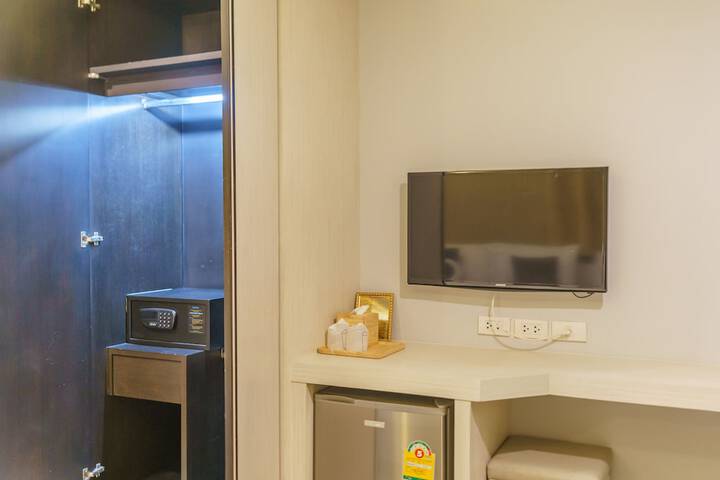 Room 18 of 110