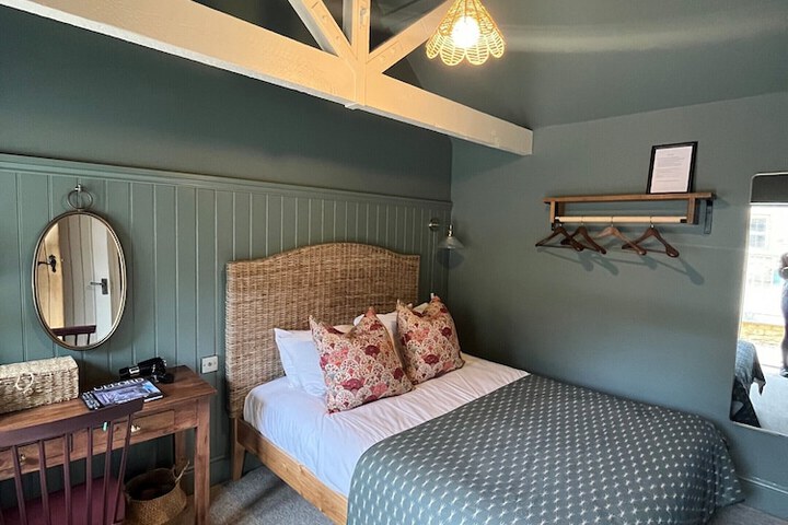 Room 18 of 42