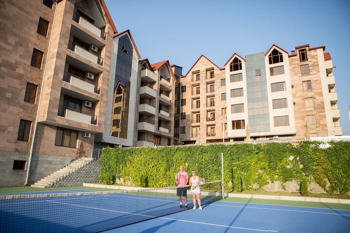 Tennis court