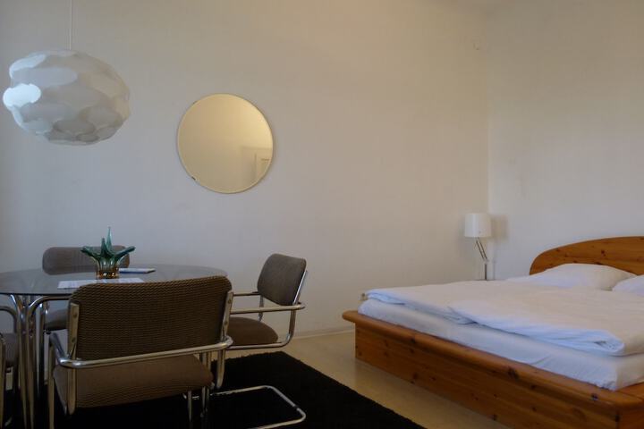 Room 25 of 108