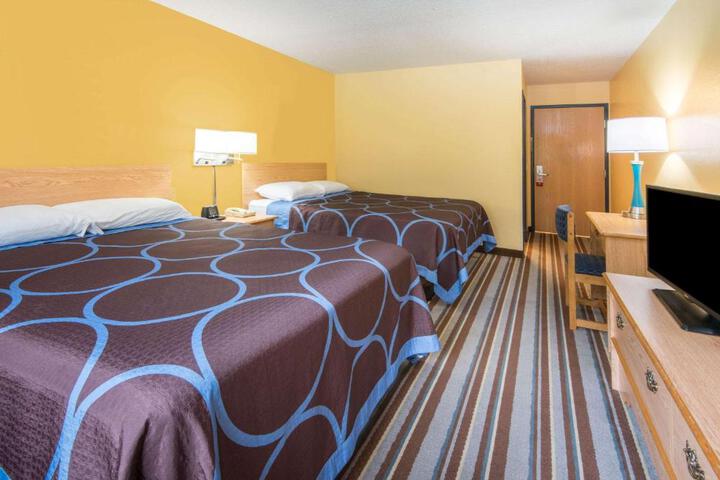 1 Queen Bed Mobility Accessible (7 of 16)
