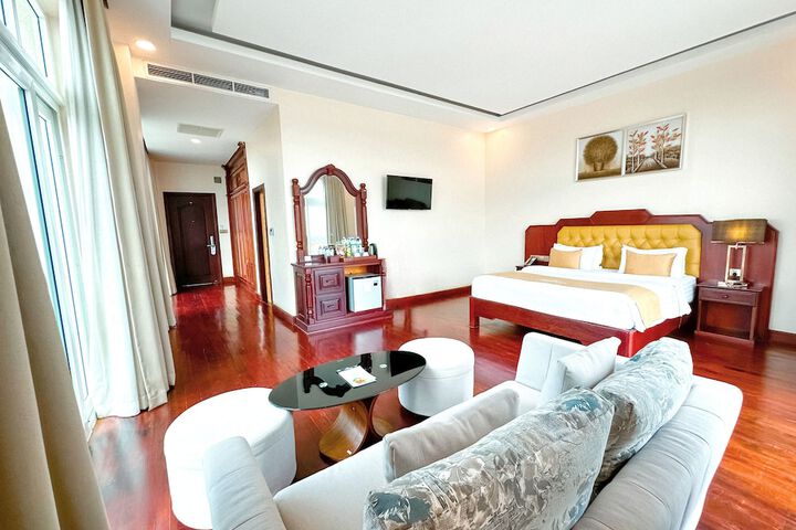 Room 10 of 142