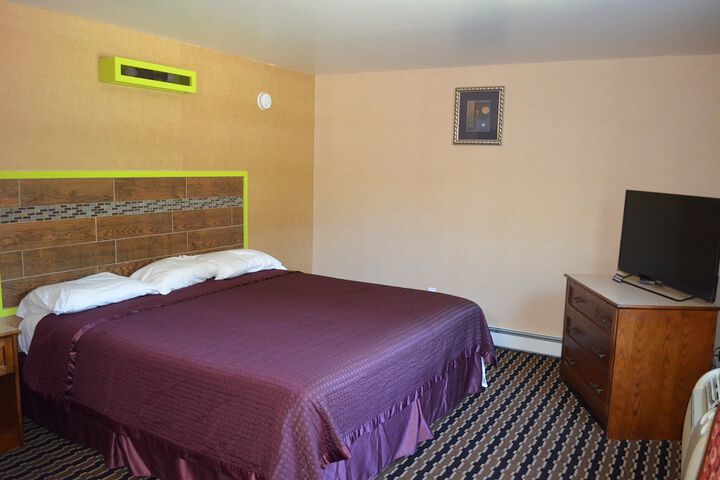 Room 3 of 12