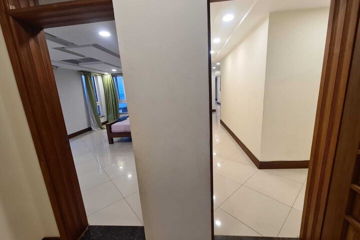 Room 13 of 190