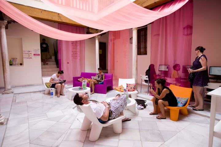 Lounge 46 of 60
